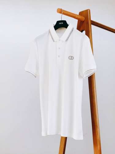 dior Homme 迪奥 桀傲 Cd刺绣起脚珠地翻领短T。非常规面料裁剪缝制 , 像毛衣一样横机提花织造！胸前精工密针刺绣标识，辨识度极高。客供刻字纽扣。进口