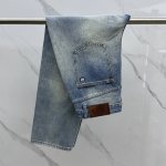 Moncler 蒙口 高端定制、2025早春最新款阔腿直筒牛仔裤 柜台同步发售 进口固色面料 原版定制复刻 客供五金辅料 原单品质 重工洗水 做工走线精细 上身