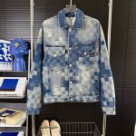 222 当天到货 现货现配 Louis Vuitton路易威登25Ss 3D棋盘格情侣款牛仔外套 以全幅 迷彩 格子 图案为背景 全件配有珍珠 做旧金属饰件！版