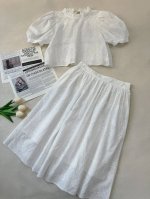罗马假日～ Sk Ll_Studi0 25春夏新款 小仙女的度假风 大方格蕾丝绣花后系带泡泡袖上衣+中长款A字裙摆半裙 浓浓的法式氛围 整体设计都充满小心机 长