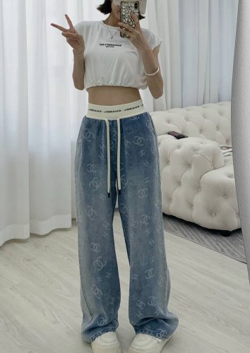 爆款现货 原单品质 Chane*｜撞色天丝牛仔裤 订制高品质面料质感超赞！ 多次洗水工艺 撞色宽织带Logo 尽显高级感 视觉盛宴 定制双C纽扣铆钉 四季必入的