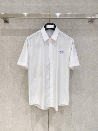 迪奥 专柜最新款男士必备款衬衫，100%天然棉，舒服透气，原单狠货，原版面料，柔软舒适，上身高端又奢华，足够场面的档次，这款衬衫无不骄傲的让你满意有面子 尺码：