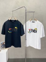 Fendi芬迪独家专供新款原单男士休闲短袖 高端定制 高版本 时尚百搭爆款进口面料 手感超柔软细腻 穿着亲肤舒适 高端精品 代工厂p精细做工 上身非常赞 男士必