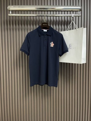Moncler 2025Ss 早春系列Logo仔章短袖polo！全新进口珠地双丝光面料 手感舒适透气，立体剪裁上身效果极佳，型男必备单品。尺码：S-Xl S码胸