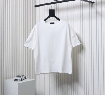 Balenciaga 巴黎世家 24Ss 签名烫 钻字母短袖T恤 面料采用定制240G 26支特滑双股精棉2平纹高密无尘全棉 布料。前幅高密度加 厚，走线平整，