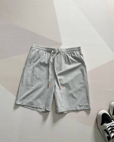 夏季短裤-Kolon Sport 可隆两色经典梭织户外休闲Daypack系列露营徒步运动夏季短裤 全松紧带结合抽绳设计的腰头，调节方便。 面料：锦纶87% 氨纶