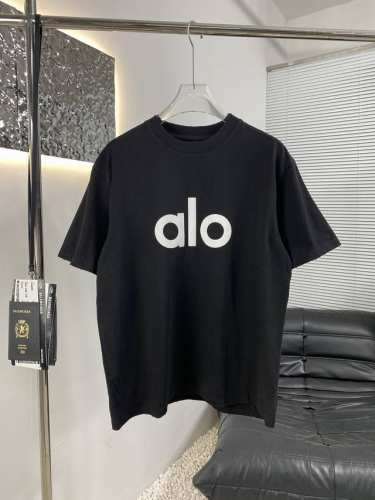 跑量款 高品质Alo 25年新款春夏100%纯棉260克宽松短袖圆领显瘦慵懒感T恤发泡印花 高级的字母设计，领口，下摆，袖口都是破洞磨破设计，让简约的短袖增添了