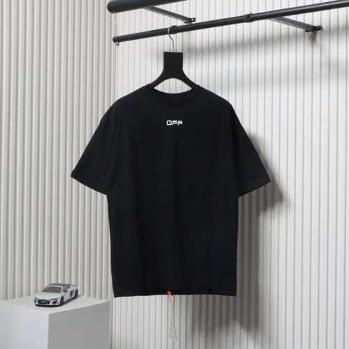 off Ow White Ow机场胶带箭头印花短袖 美国设计师 Virgil Abloh 以年轻世代的流行文化为号召，一手创立奢华街头潮牌 Off-White。