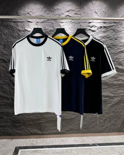 adidas三叶草Vintage中古限定刺绣Logo三杠短袖 显白T恤Look好喜欢这种上镜的T！！ 穿上秒变冷白皮 衬得人皮肤不要太好 重工立体刺绣Logo