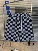 品名：Lv 24Ss春夏 王鹤棣 菲董马赛克棋盘格提花面料 松紧带抽绳休闲短裤 版型；宽松 面料：提花牛仔 颜色： 蓝色 尺码M-L-Xl 胸围 衣长 肩宽 M