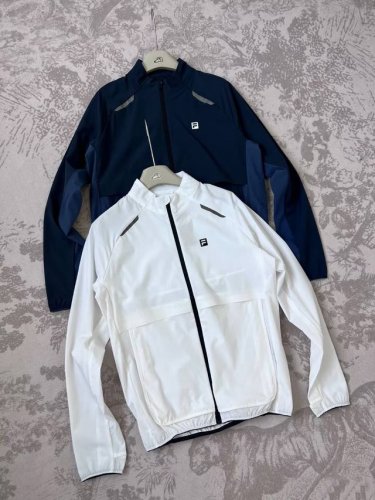 fila斐乐家新款户外防晒服 黑色 白色 午夜蓝 桑葚紫 尺码M到3X 户外轻量化跑步皮肤衣上 采用功能性专业户外保护型针织材料 92的锦纶和8的氨纶 有非常好