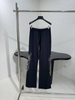 *新品Tacky Tattoo运动长裤 复古平纹针织面料 正面饰以Tacky Tattoo艺术作品刺绣烫金印花 修腿拉长效果 松紧抽绳腰头 水洗褪色效果 100