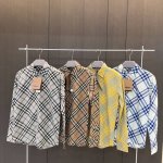 轻磨毛+精梳棉 25春夏 Burberry巴宝莉新款经典款小格子衬衫 格纹拼接设计 男女同款 黄+蓝条纹 轻磨毛材质 棕+灰条纹 精梳棉材质 面料轻薄，适合春夏
