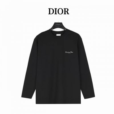 dior 迪奥 经典前后印花字母长袖 采用定制面料。添加杜邦公司Sorona 索罗娜 材料，亲肤性好、长效抗菌、防螨，更耐洗，棉线经过反复处理，移除劣质段粗纤维