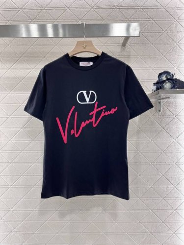 A611# 上新 Valentin*2025新品上架 圆领字母印花 胸前撞色徽标和Slogan碰撞 充满个性的时尚感立现 黑白经典配色打造百搭风格 时髦减龄 单