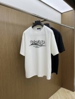 新品 Bbg 专柜新款高定面料 250克纯棉 2025蛇年春夏专柜新品短袖时尚经典圆领短袖袖口下摆采用无痕设计 时尚单品设计，更加时尚舒适，高标准定制，上身非常