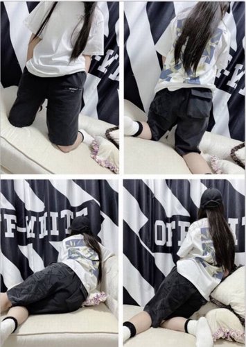 现货： # 经典春夏新款 品牌：Off-White 刺绣贴布箭头款短裤五分裤！ 颜色：做旧黑 尺码：Xs-S-M-L 面料：采用定制320克26织高密度精梳棉双