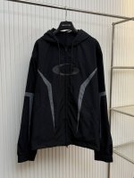 bal 巴黎圆环刺绣拼接连帽冲锋衣外套 Size：S M L