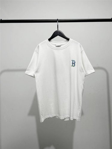 Mlb柜子新款炫彩大字母短袖T恤！三标齐全，三联吊卡，原厂包装！通肩压条保证舒适性！高端品质2025Mlb Ny 炫彩大字母款 情侣圆领短袖高端品质 专柜1：1