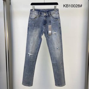 Dior2025夏季新款 薄款原单狠货牛仔裤 原版五金皮牌 版型超正.修身不紧身 超级有范 原版定制水洗牛仔面料 原版五金辅料开模 上身帅气十足 码数 29-3