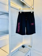官网原单货 可穿200斤华伦天奴Valentino 简约时尚 2025夏款夏季休闲裤短裤五分裤身穿着非常舒适 低调不失奢华 穿出去非常有档次,裤型款式和裁剪亦无