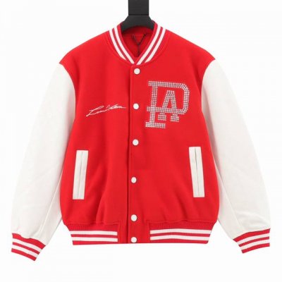 款号Y574 Louis Vuitton 路易威登 24Fw 珍珠烫钻字母棒球服外套 订制内里 上身非常帅气！后背深海珍珠手工串珠 有他，搭配就成了一件轻而易举