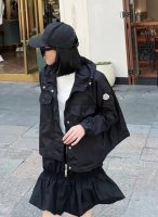 moncler蒙口！专柜款！定制字母Logo金属五金连帽宽松短款小外套！美爆了！三标齐全！质量赞！白色黑色！码数0 1 2，现货发！ 1码胸围148衣长49