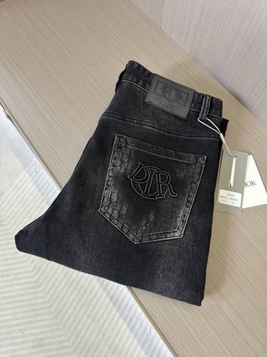 cd迪家25Ss夏季新款牛仔裤，高端品质，面料超级柔软舒适 直筒版型，上身修长，万能搭配款 码数：30，31，32，33，34，36，38Fmz