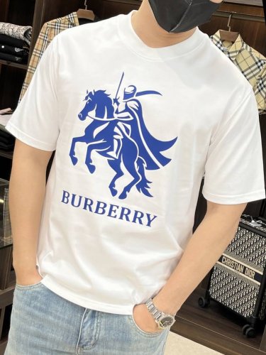 主推 Burberry 巴宝莉 2025春季独家专供新款潮男时尚休闲短袖T恤 春季新款休闲圆领短袖T恤衫 高端欧版原单潮流时尚精品 透气舒适度高 细节无可挑剔