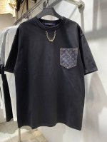款号：Zmr56# Lv 路易威登最新口袋链条简约设计短袖T恤 正儿八经280克纯棉双砂面料 所有面料均已提前做过缩水 品质第一 所见即所得 不会洗一次版型就有