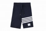 Thombrowne 经典色织短裤 面料采用专业订纺表面32S触感细腻内里8S，挺括有型，克重高达380G，起订量500Kg 相当于1000件单品 。口袋布红白