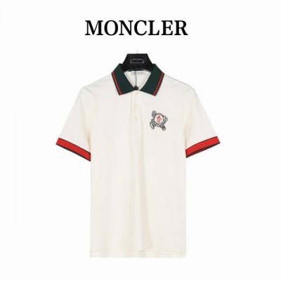 Moncler 蒙口 奔跑小人刺绣徽章短袖polo衫 采用100%棉双面珠地面料，拆解纱线分析，订织蜂窝四角网眼胚布， 衣领为双系统提花定织扁机制成，有弹性，不