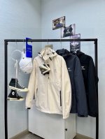 始祖鸟冲锋衣外套 arc'teryx始祖鸟连帽冲锋衣外套夹克 经典的才是永恒的经久不衰 版型宽松 随便搭配一条运动裤出门 时尚有型 拿捏住了吗 真的太啦 衣橱必