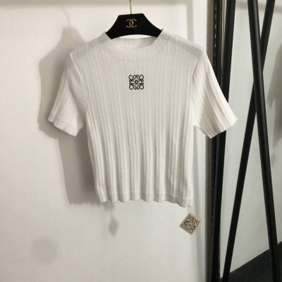 款号20252172 Loew*新款 胸前Logo刺绣修身短袖针织衫，白色，绿色，灰色，黑色，Sml， S码；胸围74，袖长20，衣长49