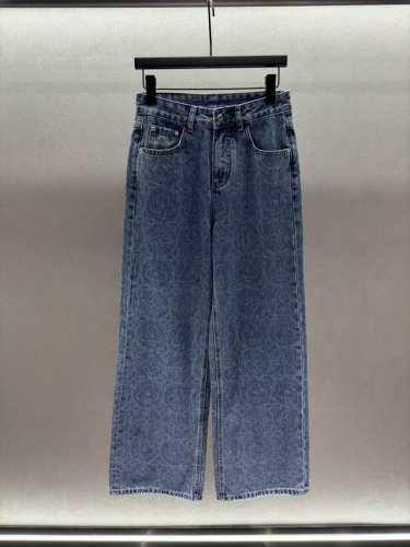 2660 Spring And Summer ！1V暗纹老花高腰直筒裤， 蓝色洗水高级，简约自在， 好看又舒适，满满初春松弛感， 早春穿搭必备神器！ 三码！