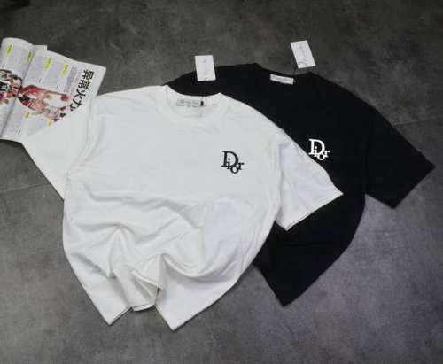 迪奥 Dior 2025夏款新款发男士商务休闲小Logo百搭纯棉圆领短袖面料透气舒适非常上身. 送人必备自留多可以 内穿外搭 现货秒发 迪奥字母Logo印花纯色