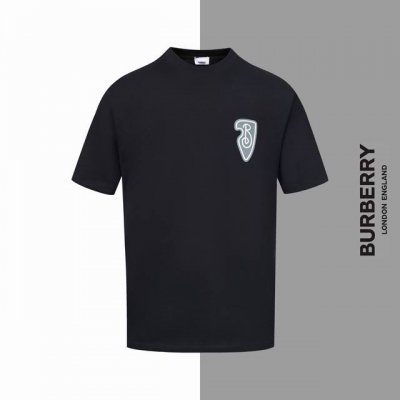 款号#Z1 巴宝莉小标战马印花字母圆领短袖 Burberry官网一致款式 面料：32支双纱280克纯棉面料 同缸同色织染螺纹 颜色一致 工艺：进口机器白墨直喷印