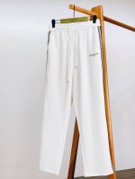 Dior Homme 迪奥 桀傲 2025Ss春夏新品 织带刺绣运动休闲裤，甄选订色订染面料，右侧袋标志性刺绣小字母，橡筋抽绳腰头，裤身侧边撞色罗纹织带拼接捆边