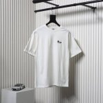 Burberry 巴宝莉 24Ss 鸭子刺绣短袖平织优质棉 水鸟徽标刺绣 常规版型 常规版型 撞色捆条设计 全套辅料配备 平织纯棉优质棉面料 采用15S平织优质