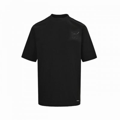balenciaga 巴黎世家 闪粉麦穗印花圆领短袖 原 p10,200购买 平纹针织面料 正面饰以艺术作品印花 麦穗刺绣工艺 褪色破洞细节 圆领短袖版型 全套