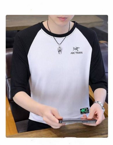 供 Arc'teryx 始祖鸟 冰丝无痕防晒抗菌 拼色中袖T恤 这款Arc’Teryx中T恤，以极简设计搭配高机能面料，诠释城市与户外兼顾的穿搭美学，采用轻量高