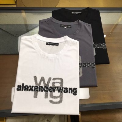新品 Wang 2025春夏新款首发专柜最新款短袖圆领T恤 高端订制 设计前卫时尚！品牌logo重工艺设计 高端定制双丝光面料.手感柔软.穿着舒适.专柜级别精致