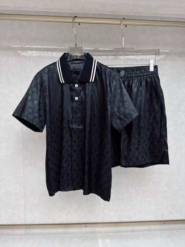 lv 25S新款男士休闲翻领短袖短裤套装，码数M-2Xl