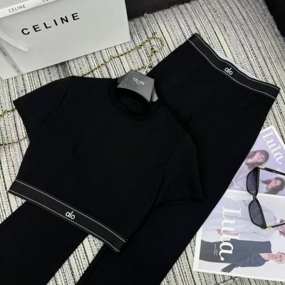上新 Alo 套装 货号98180Alo*强烈推荐 25年早春夏系列 Alo*新款短款圆领短袖上衣搭配喇叭长裤套装 拼接字母织带 版型很好 Sml