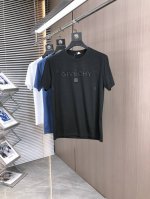 纪梵希。2025春夏新品时尚圆领短袖高级定制百搭款式！更有实用感 任何人都可以轻松驾驭 采用双丝光面料制作，奢华经典品牌Logo设计，G非常显档次懂货的必须入！
