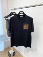 bv、2025新品短袖T恤，帅气时尚，胸前顶级印胶字母图案Logo，简约百搭款。面料棉 不仅挺括，保持潮流的廓形，又穿着舒适，纱织更细腻，码数Xs-L P200