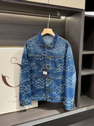 Louis Vuitton 路易 威登 25Fw 云纹提花Logo牛仔夹克外套-顶级版本 这件 Lv 牛仔外套用的是定制斜纹提花牛仔料，上手一摸就知道多有质感，