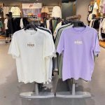 上新 Nike耐克夏季女子Essntl运动训练宽松休闲短袖T恤Hf61 -133-517 颜色：米白色 紫色 尺码:S M L Xl Hf61 短袖尺码表 S号