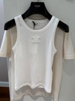字母背心 采用特殊针织工艺，立体效果超好。穿起来舒适度极高 面料柔软透气，弹力超好，胸前绣有经典凯旋门Logo徽章点缀，精致的代表，四季可穿 码数：Sml