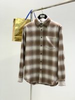P270，Lp Loro Piana ，2025春季最新品，专柜同步有售，原单狠货，时尚休闲衬衫外套，采用进口原版面料，顶级刺绣工艺字母图案装饰Logo，档次极